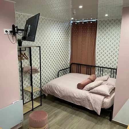 Capstay Color Valenciennes & Netflix アパート *