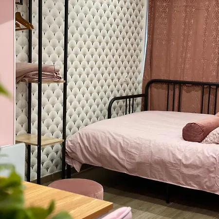 Apartment Capstay Color Valenciennes & Netflix *
