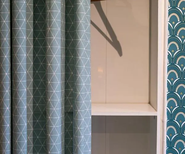 Daire Capstay Color Valenciennes & Netflix